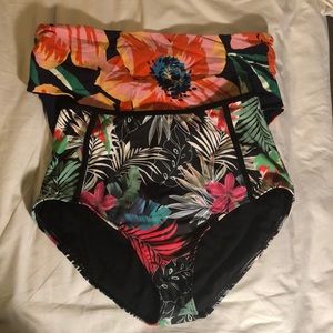 NWT/NWOT- 2 Plus Size Bikini Bottoms